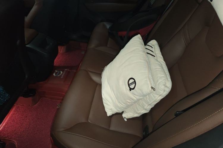 Used Volvo XC60 2023 B5 4x4 Smart Luxury Edition Left Rear Seat