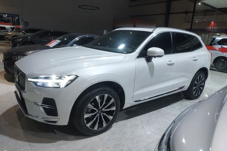 Used Volvo XC60 2023 B5 4x4 Smart Luxury Edition Left Side