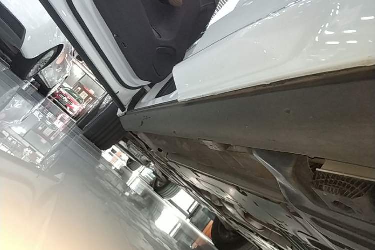 Used Volvo XC60 2023 B5 4x4 Smart Luxury Edition Left Side Sill