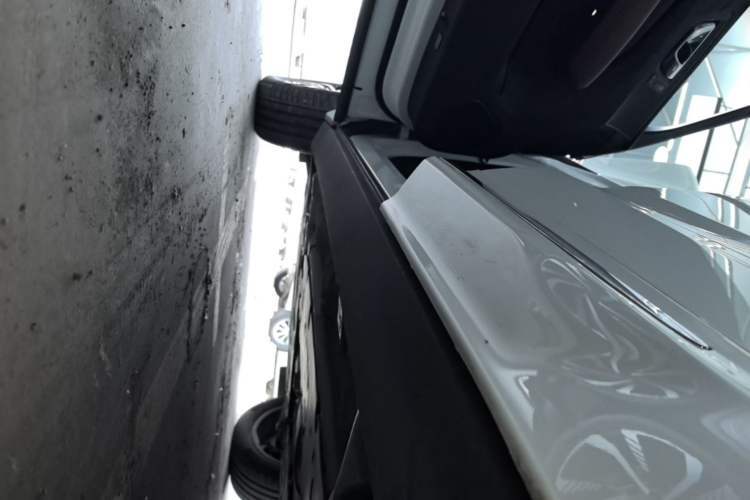 Used Volvo XC60 2023 B5 4x4 Smart Luxury Edition Left Side Sill
