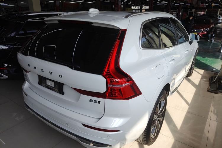 Used Volvo XC60 2023 B5 4x4 Smart Luxury Edition Rear Right 45 Deg