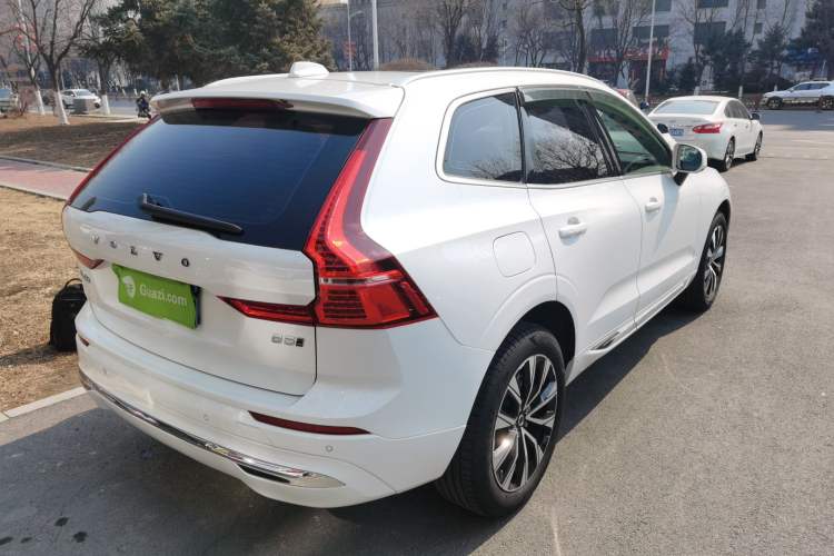 Used Volvo XC60 2023 B5 4x4 Smart Luxury Edition Rear Right 45 Deg