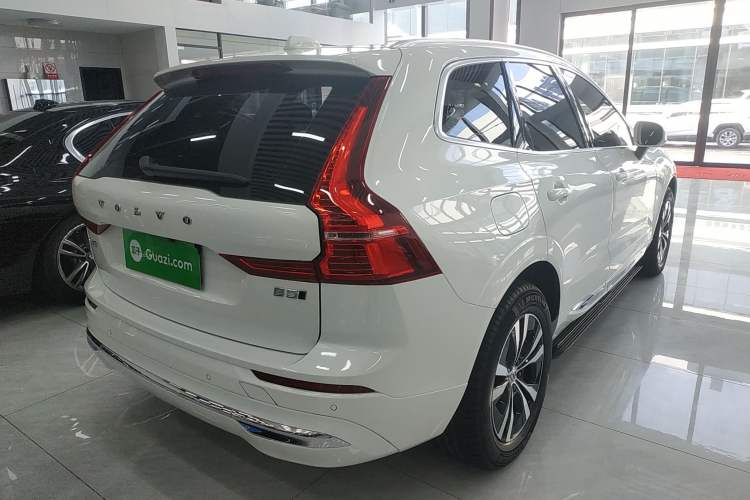 Used Volvo XC60 2023 B5 4x4 Smart Luxury Edition Rear Right 45 Deg