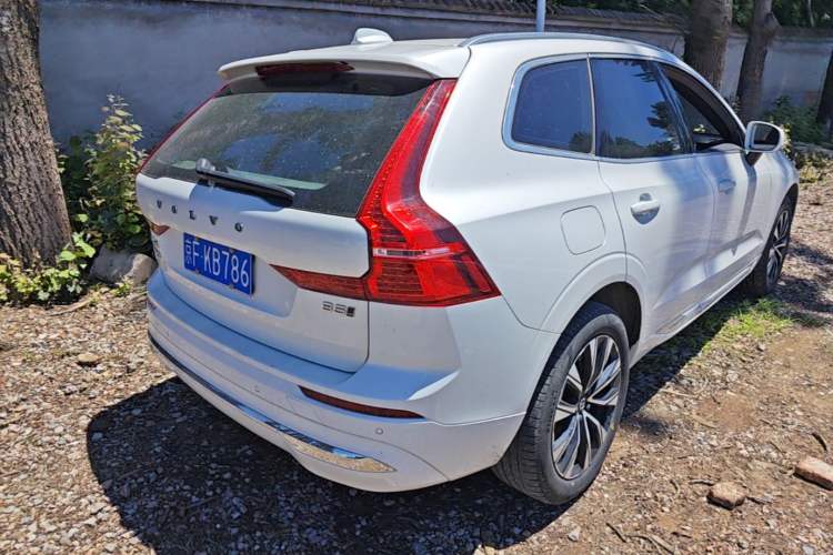 Used Volvo XC60 2023 B5 4x4 Smart Luxury Edition Rear Right 45 Deg