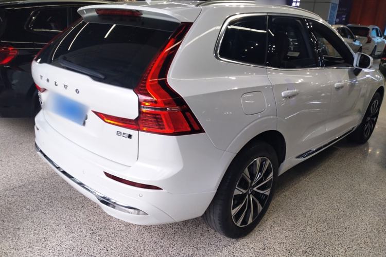 Used Volvo XC60 2023 B5 4x4 Smart Luxury Edition Rear Right 45 Deg