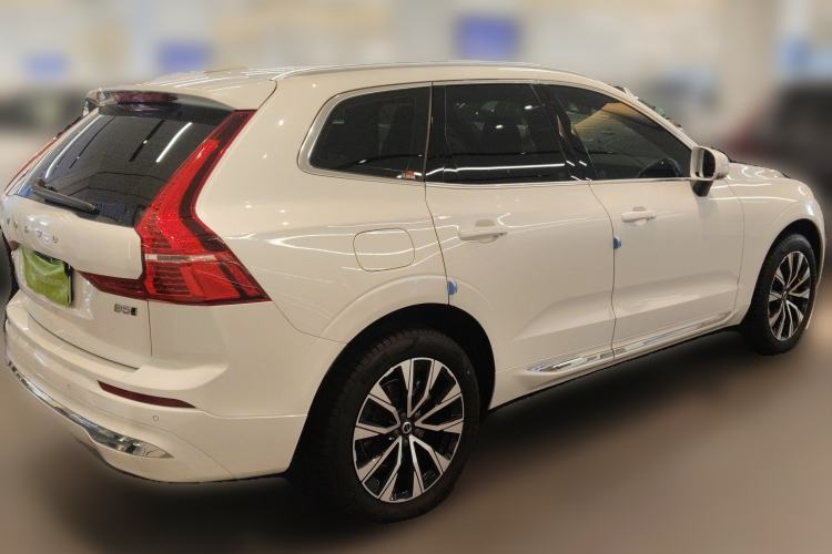 Used Volvo XC60 2023 B5 4x4 Smart Luxury Edition Rear Right 45 Deg