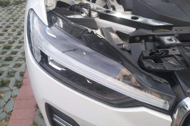 Used Volvo XC60 2023 B5 4x4 Smart Luxury Edition Right Front Headlight