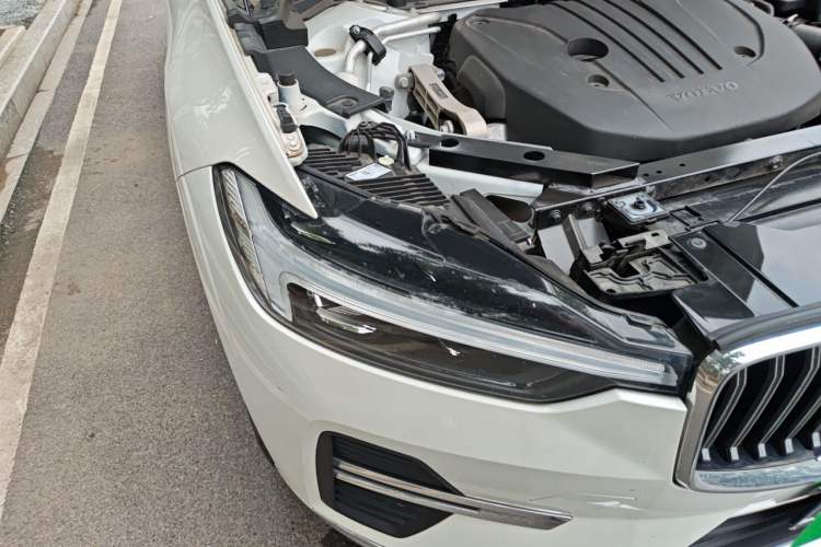 Used Volvo XC60 2023 B5 4x4 SmartDrive Sport Edition Right Front Headlight