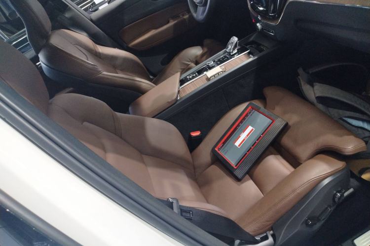 Used Volvo XC60 2023 B5 4x4 Smart Luxury Edition Right Front Seat