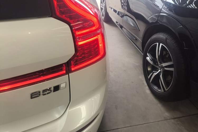 Used Volvo XC60 2023 B5 4x4 SmartDrive Sport Edition Right Rear Taillight
