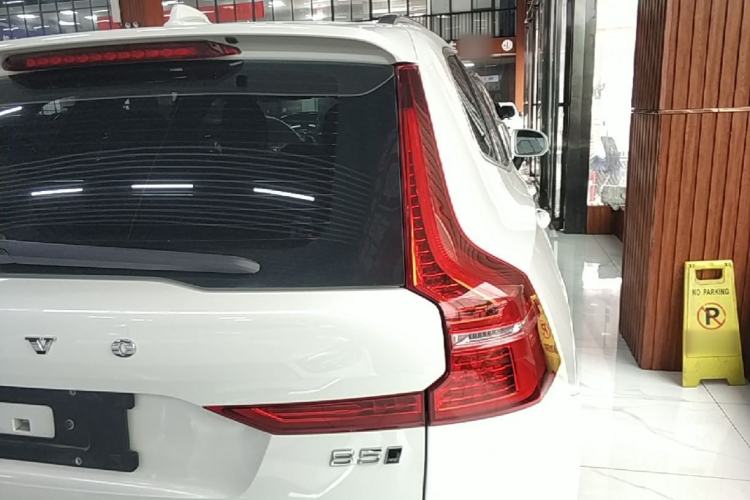 Used Volvo XC60 2023 B5 4x4 Smart Luxury Edition Right Rear Taillight