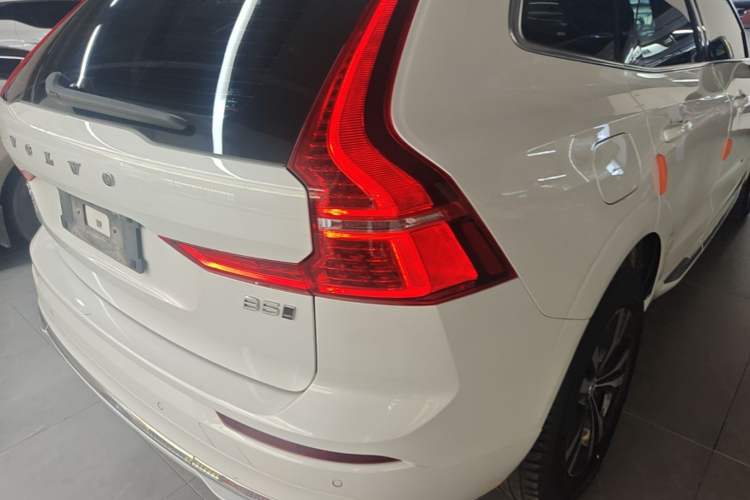 Used Volvo XC60 2023 B5 4x4 Smart Luxury Edition Right Rear Taillight