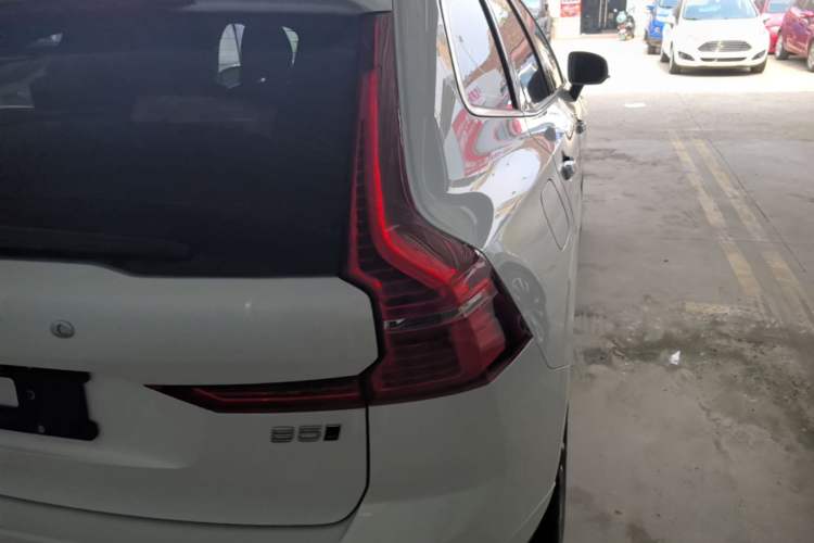 Used Volvo XC60 2023 B5 4x4 Smart Luxury Edition Right Rear Taillight
