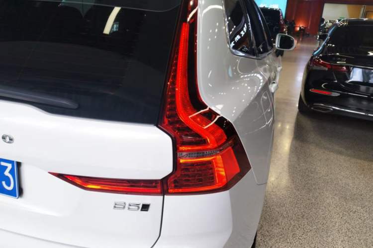 Used Volvo XC60 2023 B5 4x4 Smart Luxury Edition Right Rear Taillight