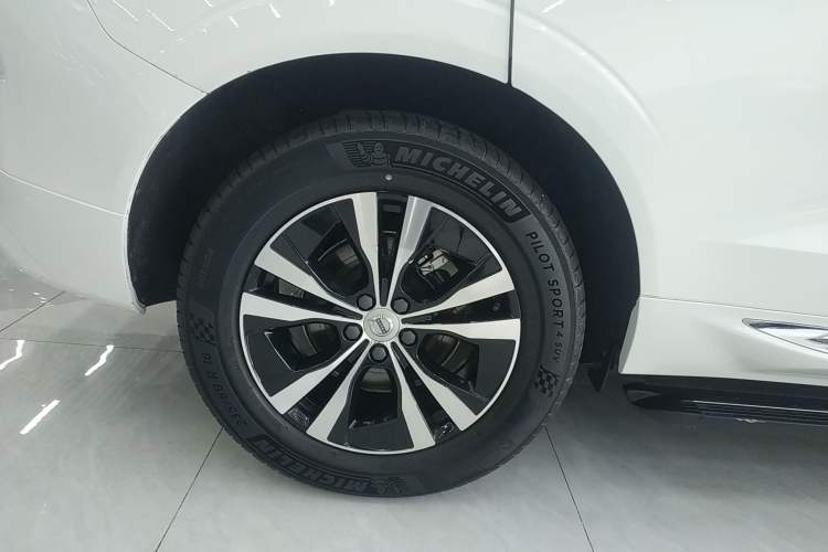 Used Volvo XC60 2023 B5 4x4 Smart Luxury Edition Right Rear Wheel Hub