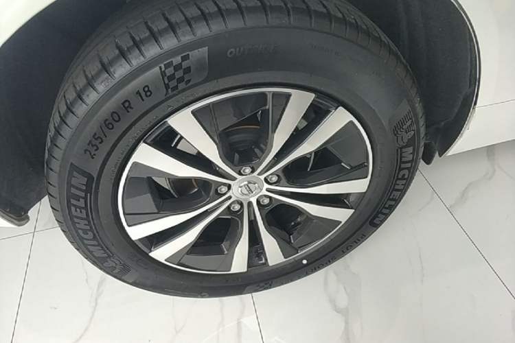 Used Volvo XC60 2023 B5 4x4 Smart Luxury Edition Right Rear Wheel Hub