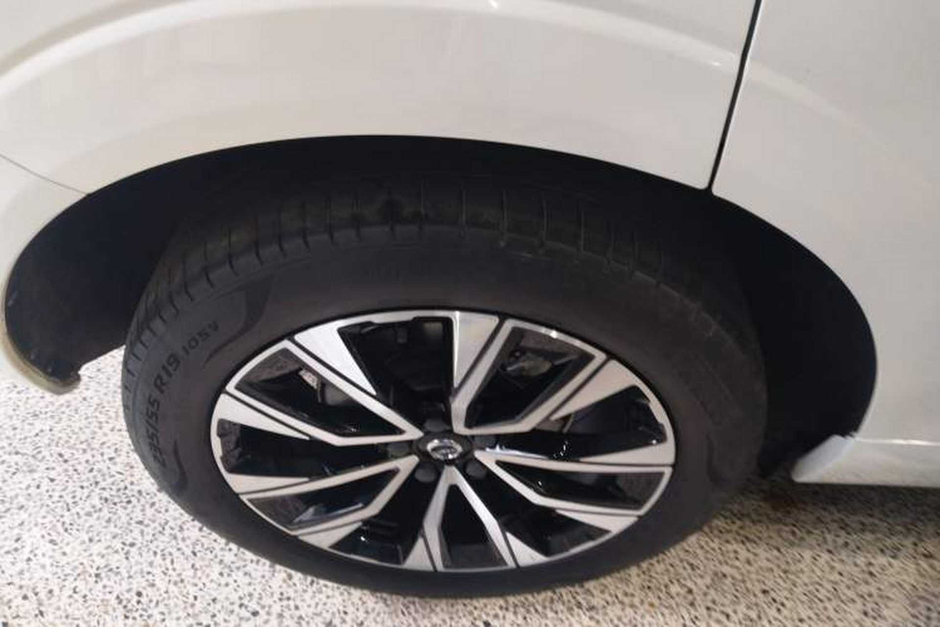 Used Volvo XC60 2023 B5 4x4 Smart Luxury Edition Right Rear Wheel Hub