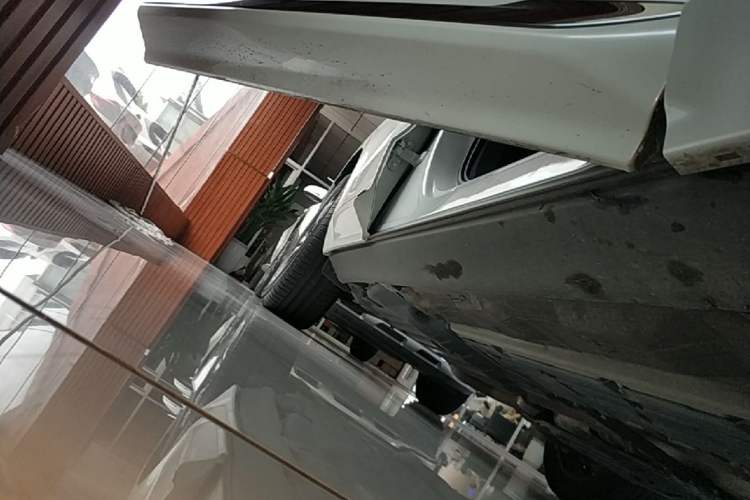 Used Volvo XC60 2023 B5 4x4 Smart Luxury Edition Right Side Sill