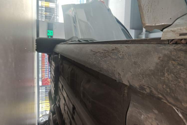 Used Volvo XC60 2023 B5 4x4 Smart Luxury Edition Right Side Sill