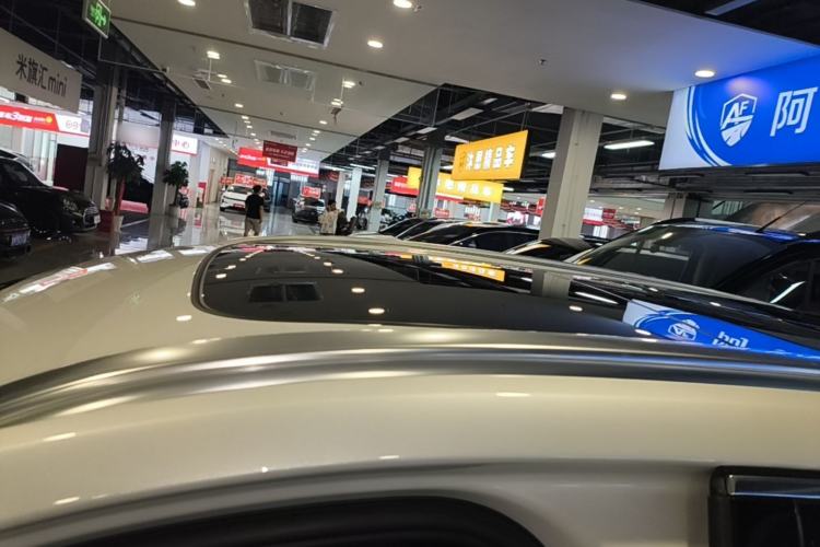 Used Volvo XC60 2023 B5 4x4 Smart Luxury Edition Roof