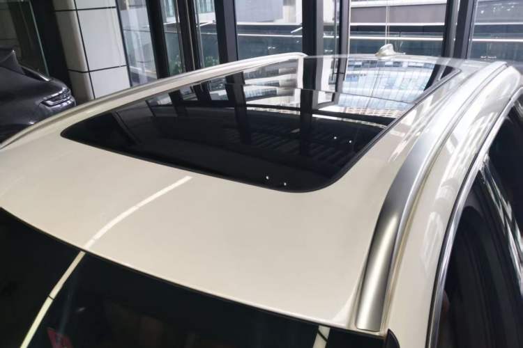 Used Volvo XC60 2023 B5 4x4 Smart Luxury Edition Roof