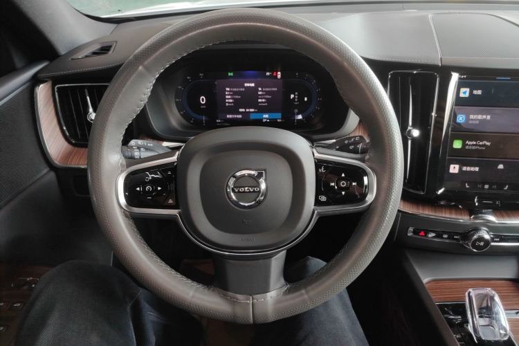 Used Volvo XC60 2023 B5 4x4 Smart Luxury Edition Steering Wheel