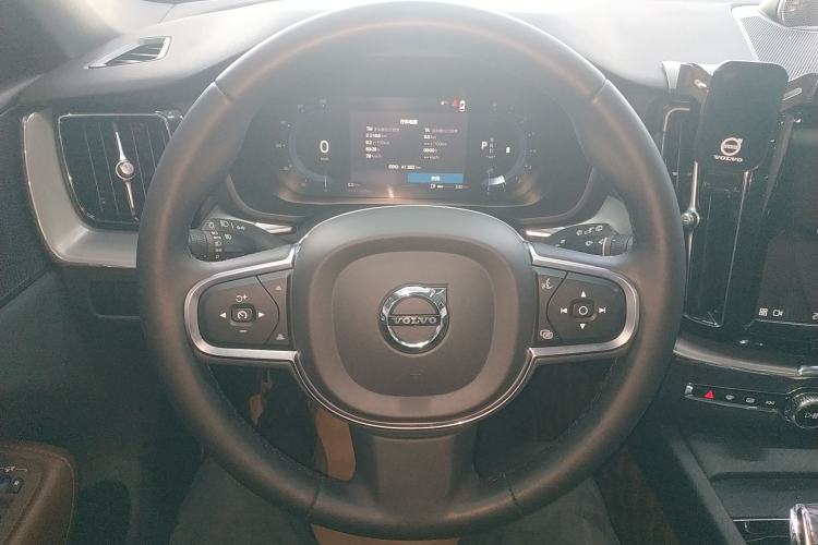 Used Volvo XC60 2023 B5 4x4 Smart Luxury Edition Steering Wheel