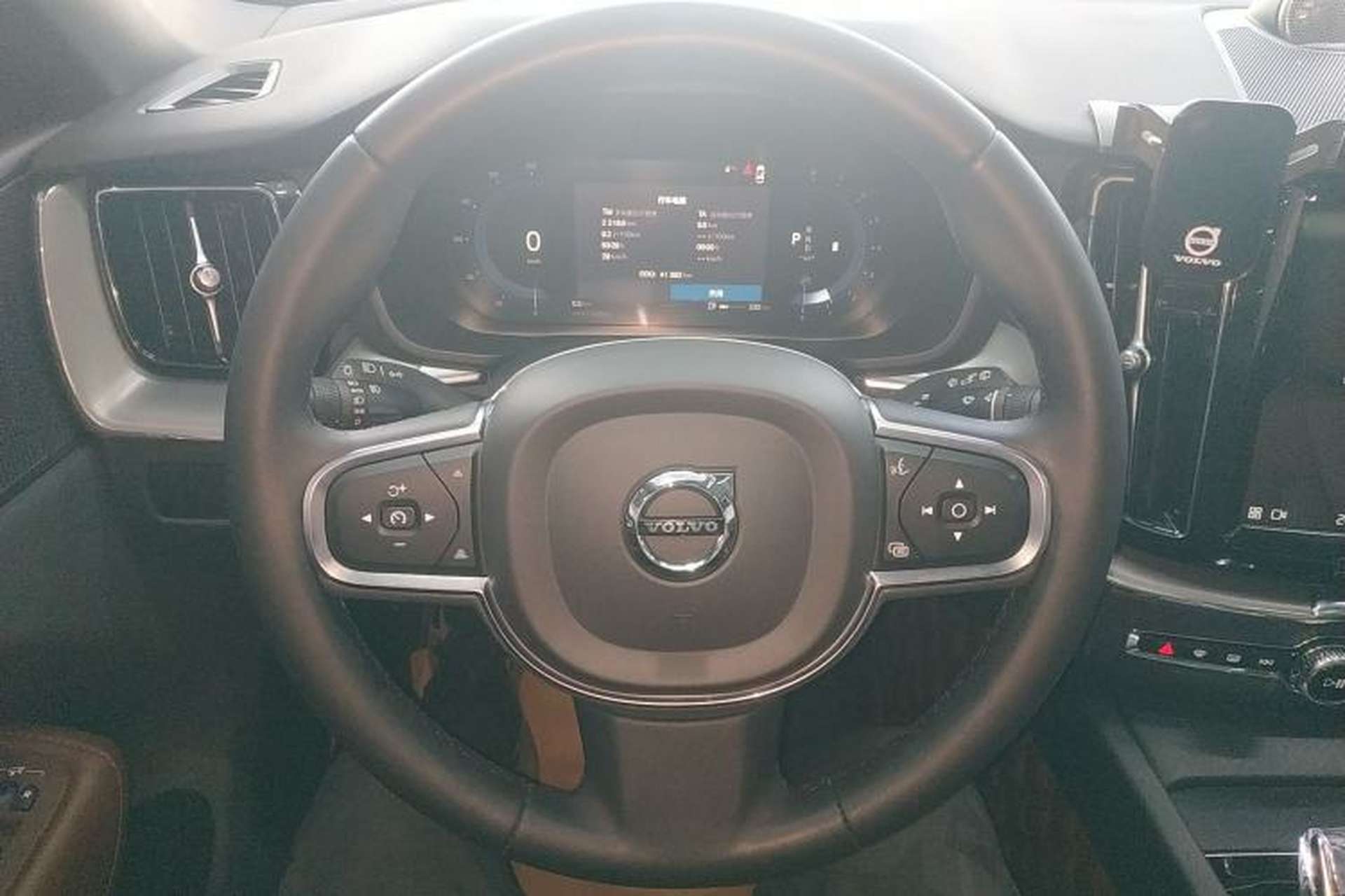 Used Volvo XC60 2023 B5 4x4 Smart Luxury Edition Steering Wheel