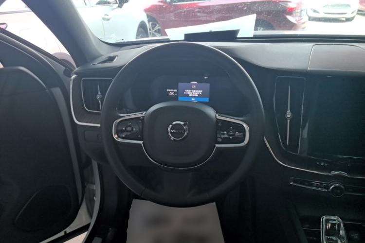 Used Volvo XC60 2023 B5 4x4 Smart Luxury Edition Steering Wheel