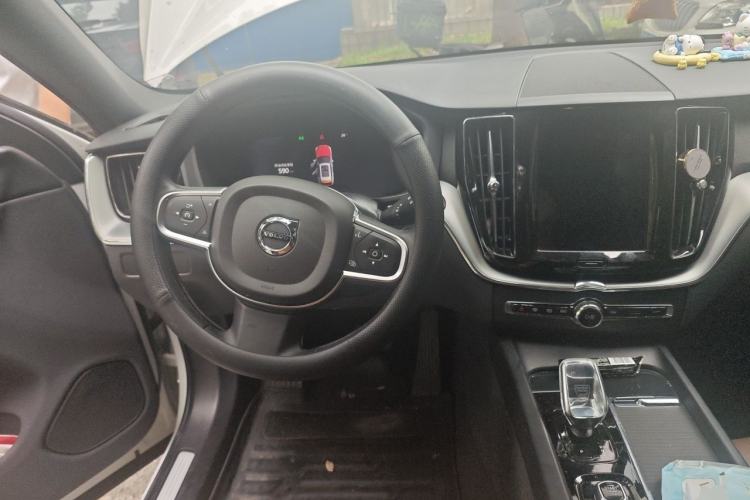 Used Volvo XC60 2023 B5 4x4 Smart Luxury Edition Steering Wheel