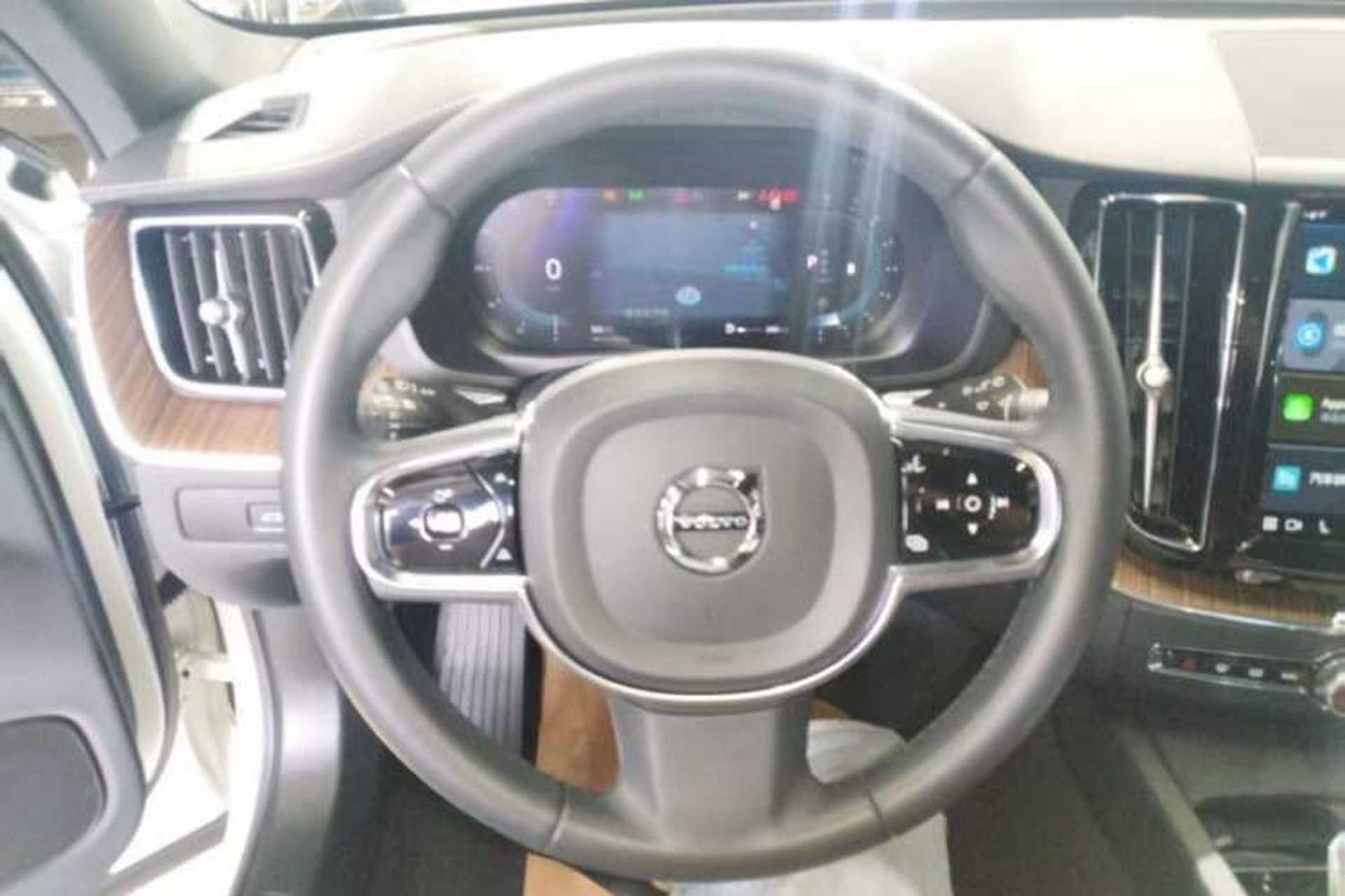 Used Volvo XC60 2023 B5 4x4 Smart Luxury Edition Steering Wheel