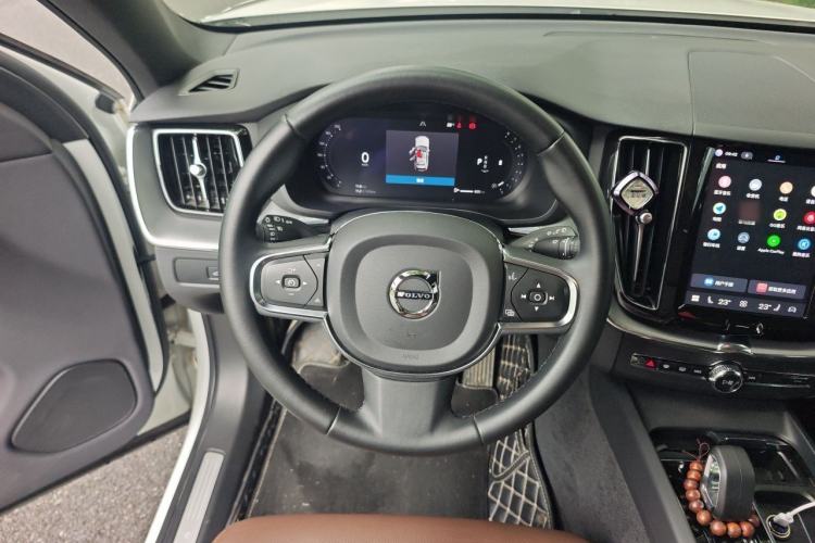Used Volvo XC60 2023 B5 4x4 Smart Luxury Edition Steering Wheel