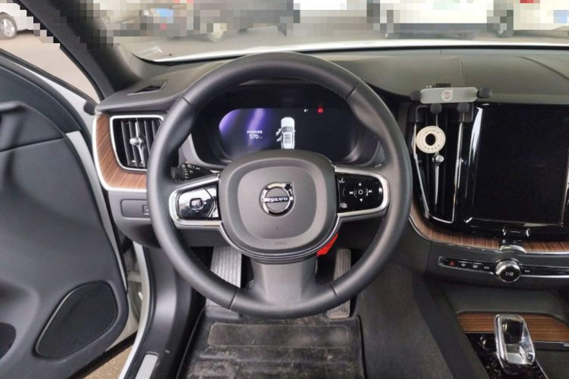 Used Volvo XC60 2023 B5 4x4 Smart Luxury Edition Steering Wheel