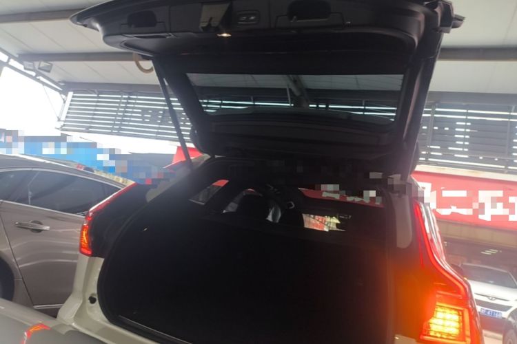 Used Volvo XC60 2023 B5 4x4 SmartDrive Sport Edition Trunk