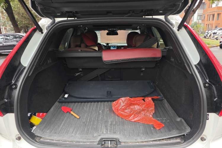 Used Volvo XC60 2023 B5 4x4 Smart Luxury Edition Trunk