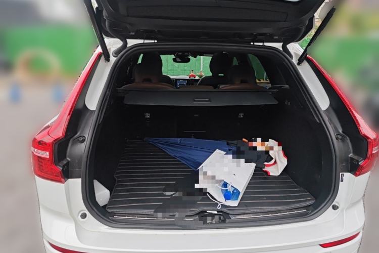 Used Volvo XC60 2023 B5 4x4 Smart Luxury Edition Trunk