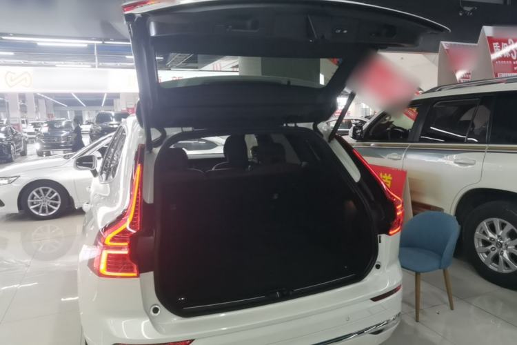 Used Volvo XC60 2023 B5 4x4 Smart Luxury Edition Trunk