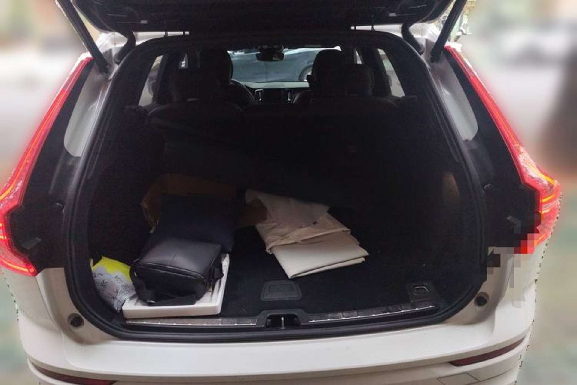 Used Volvo XC60 2023 B5 4x4 Smart Luxury Edition Trunk