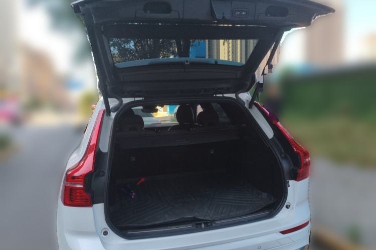 Used Volvo XC60 2023 B5 4x4 Smart Luxury Edition Trunk