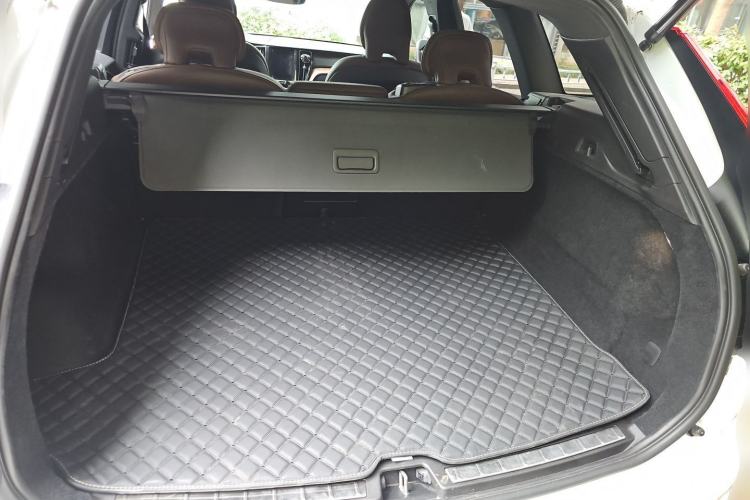 Used Volvo XC60 2023 B5 4x4 Smart Luxury Edition Trunk