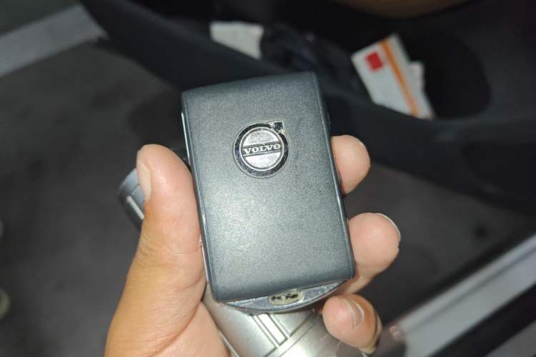Used Volvo XC60 2023 B5 4x4 Smart Luxury Edition Vehicle Key