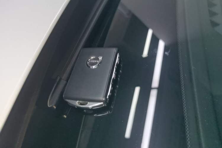 Used Volvo XC60 2023 B5 4x4 Smart Luxury Edition Vehicle Key