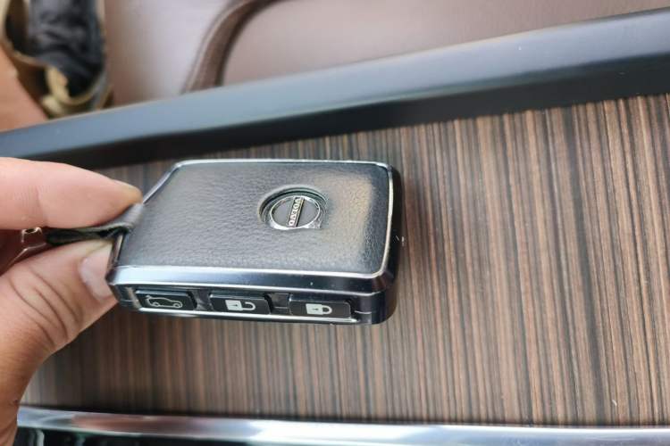 Used Volvo XC60 2023 B5 4x4 Smart Luxury Edition Vehicle Key