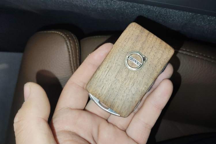 Used Volvo XC60 2023 B5 4x4 Smart Luxury Edition Vehicle Key