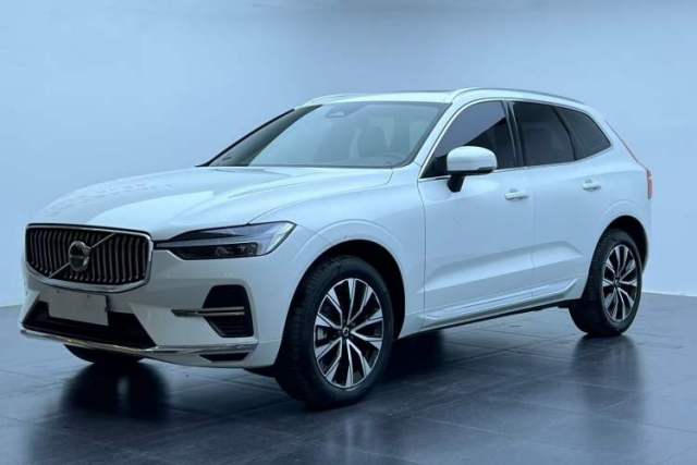 Used Volvo XC60 2023 B5 4x4 Smart Luxury Edition
