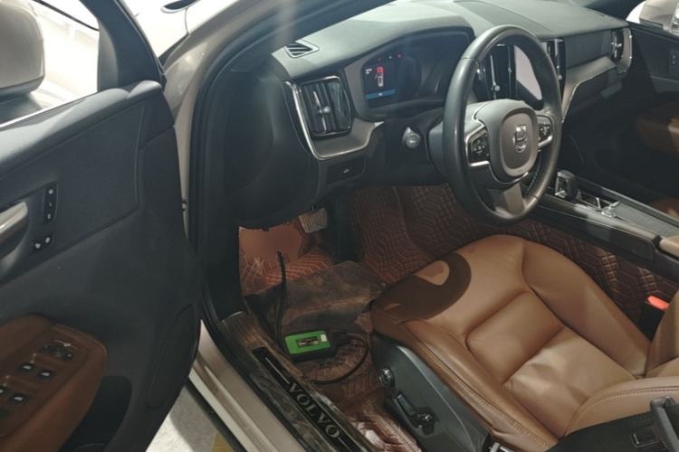 Used Volvo XC60 2023 B5 4x4 Smart Luxury Edition Driver Seat