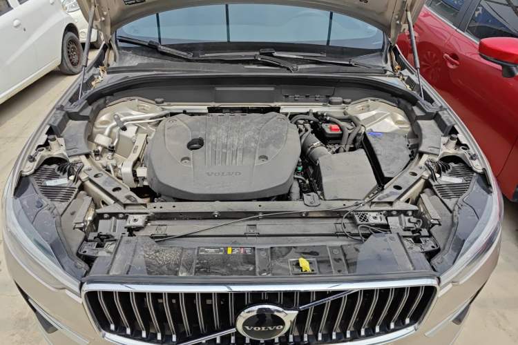 Used Volvo XC60 2023 B5 4x4 Smart Luxury Edition Engine Bay