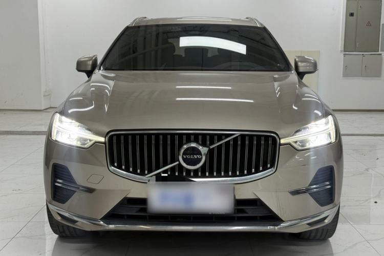Used Volvo XC60 2023 B5 4x4 Smart Luxury Edition Exterior 2