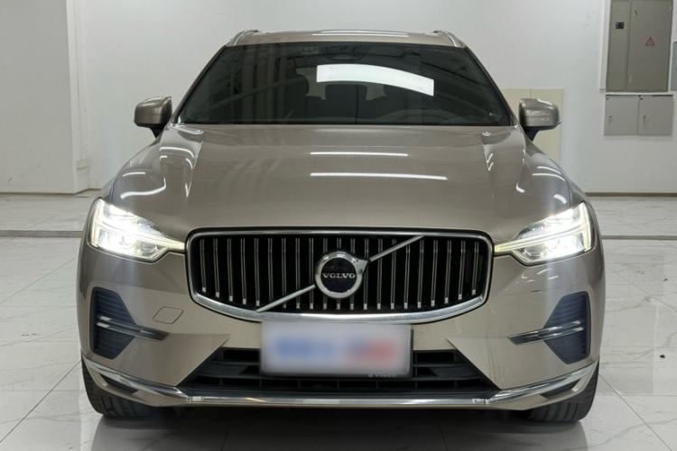 Used Volvo XC60 2023 B5 4x4 Smart Luxury Edition Exterior 3