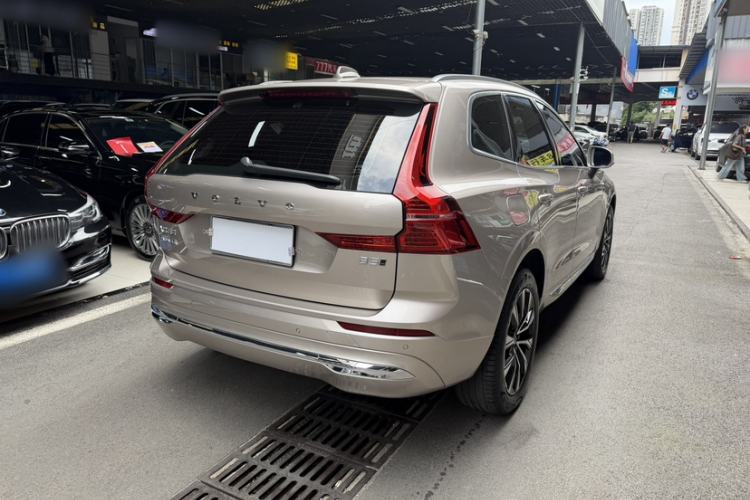 Used Volvo XC60 2023 B5 4x4 Smart Luxury Edition Exterior 4